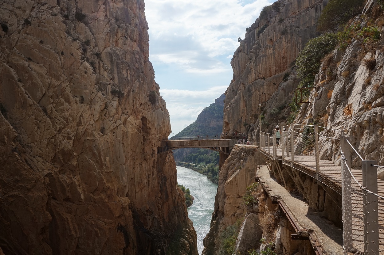 Wandel door de mooiste kloof van Andalusië: El Caminito del Rey - Travelholic.nl | Wakkert de reislust aan