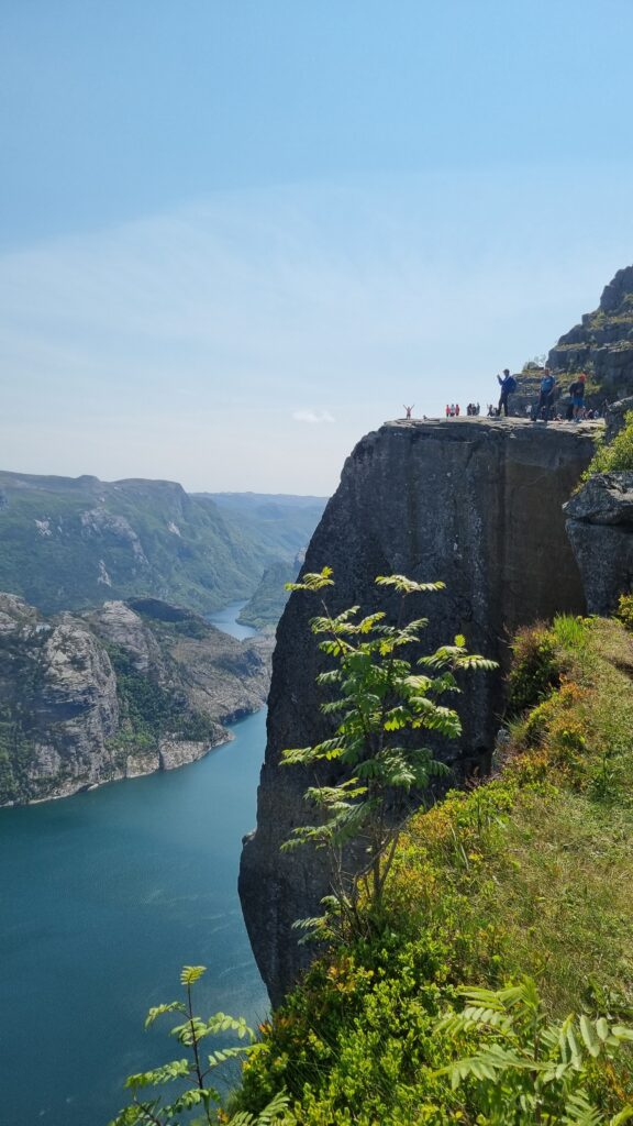 Preikestolen en fjord 