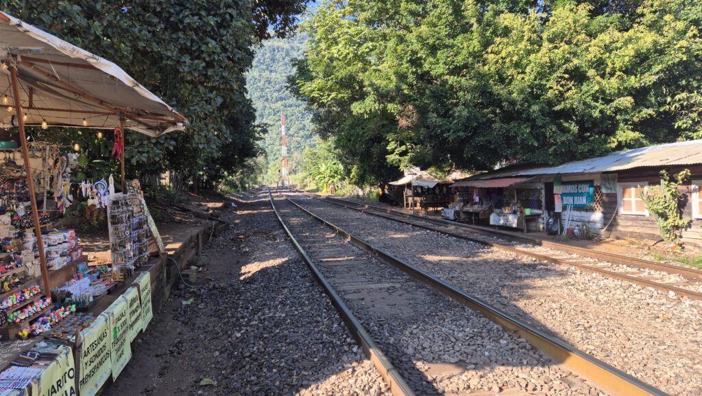 Spoorlijn_bij_Puente de dios_Roadtrip_Centraal_Mexico
